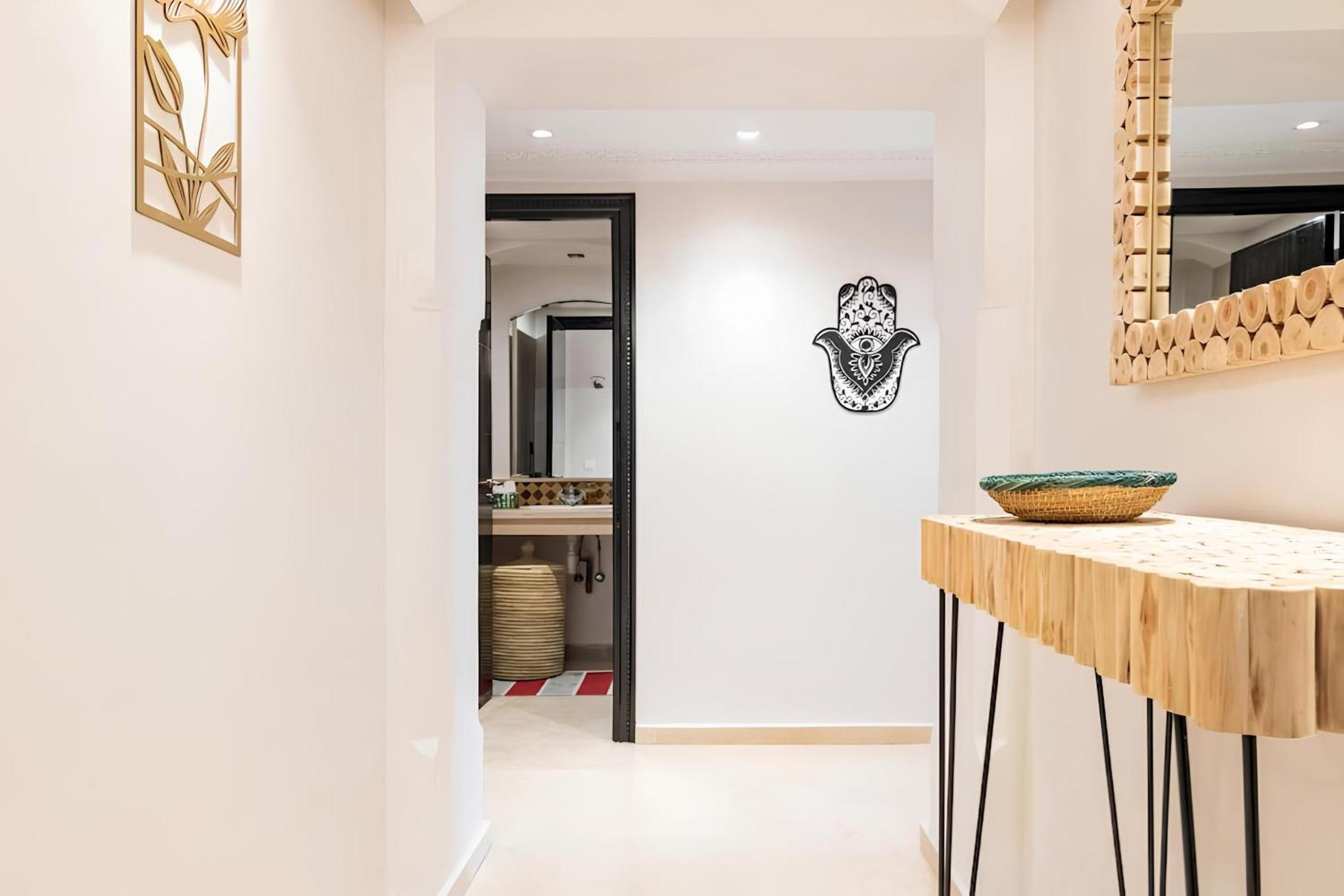 C-Appartement De Luxe Plein Centre De Gueliz Avec Piscine Parking Wifi Netflix マラケシュ エクステリア 写真
