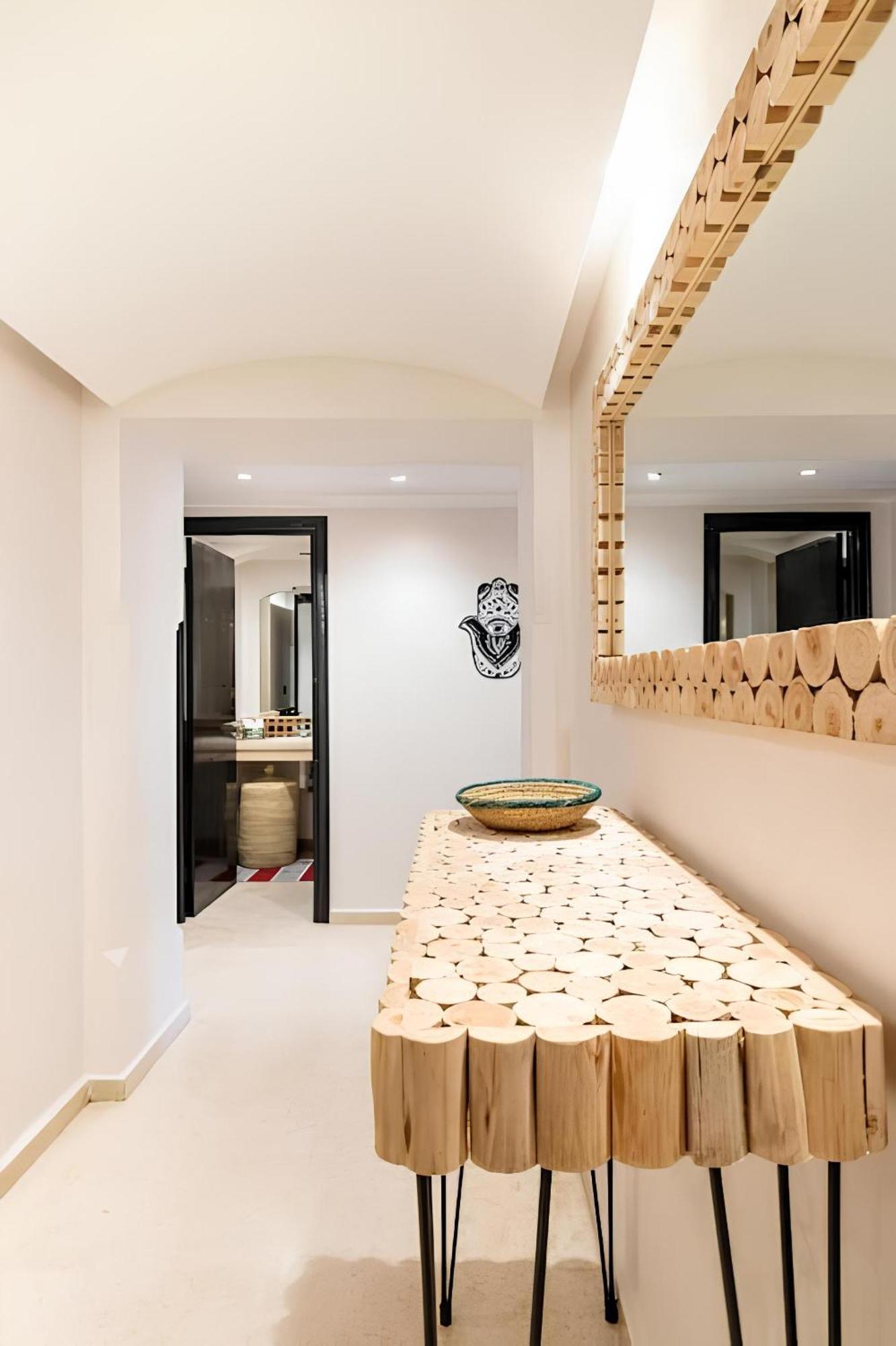 C-Appartement De Luxe Plein Centre De Gueliz Avec Piscine Parking Wifi Netflix マラケシュ エクステリア 写真