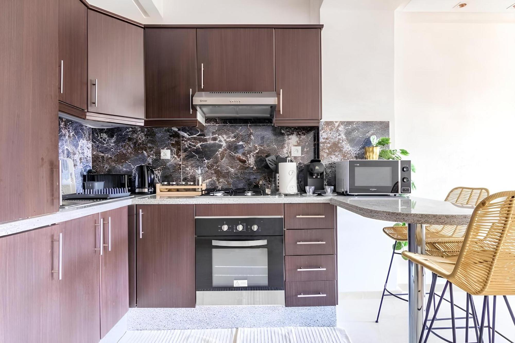 C-Appartement De Luxe Plein Centre De Gueliz Avec Piscine Parking Wifi Netflix マラケシュ エクステリア 写真