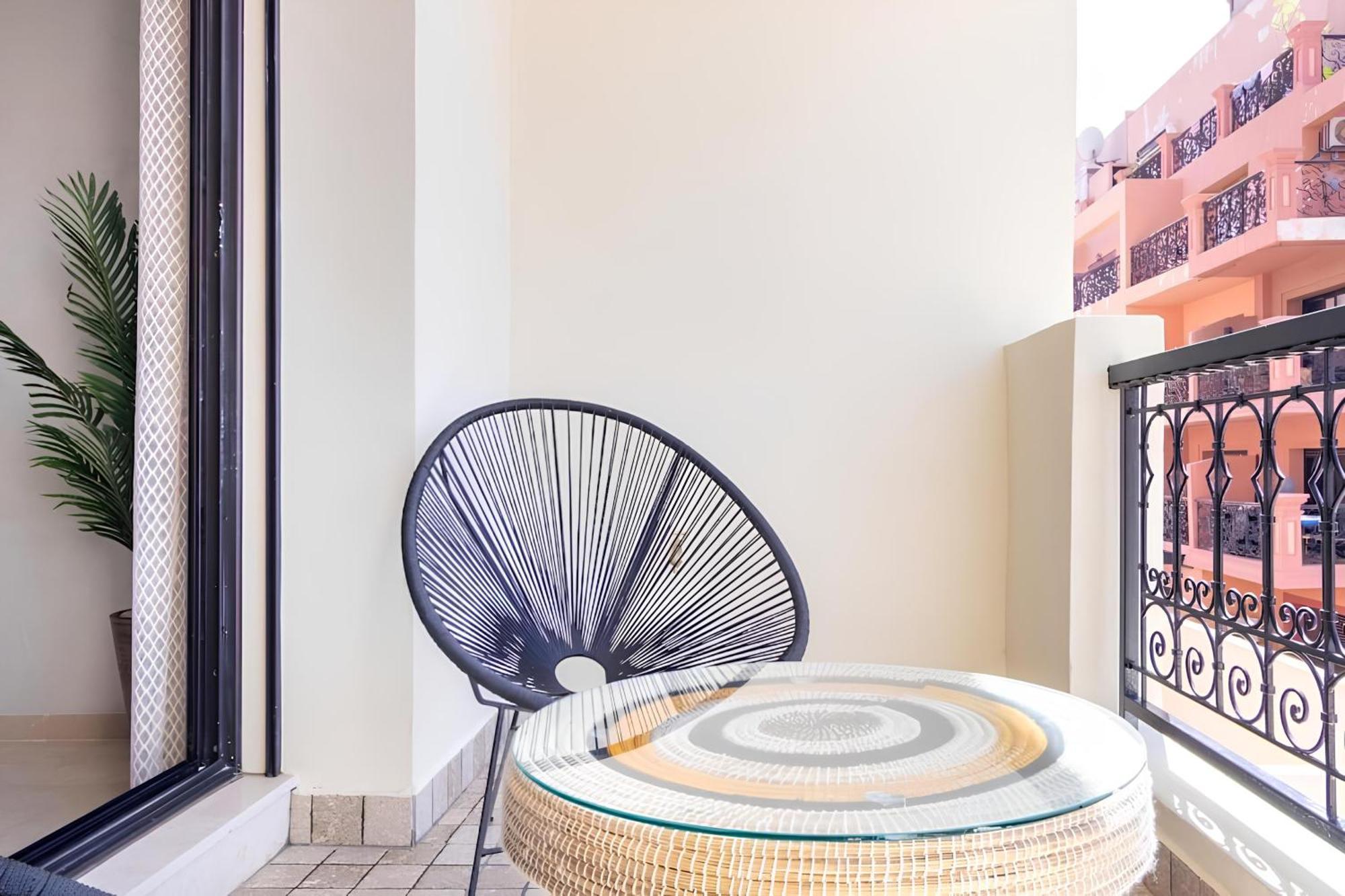 C-Appartement De Luxe Plein Centre De Gueliz Avec Piscine Parking Wifi Netflix マラケシュ エクステリア 写真