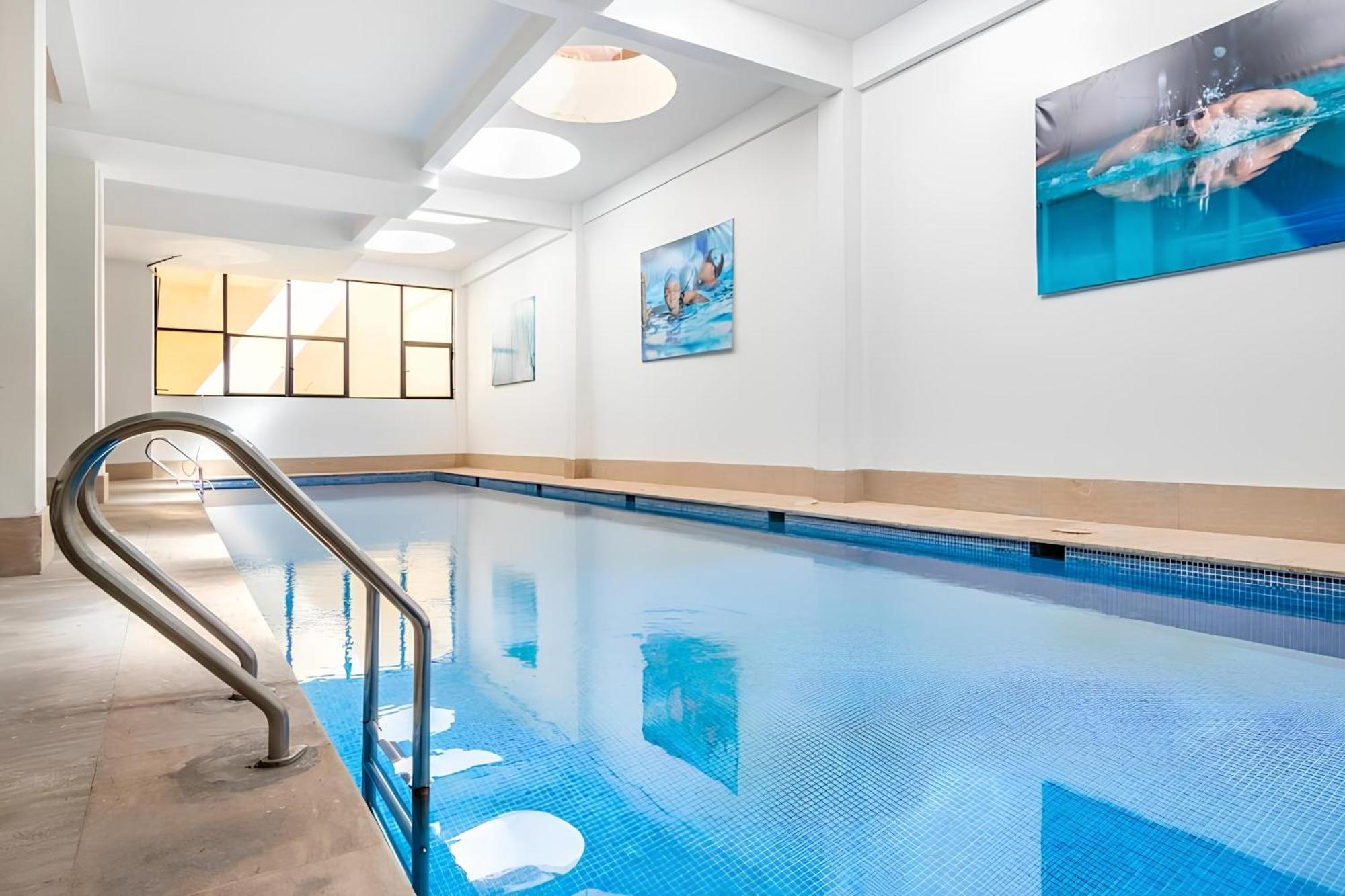 C-Appartement De Luxe Plein Centre De Gueliz Avec Piscine Parking Wifi Netflix マラケシュ エクステリア 写真